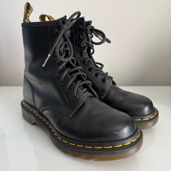Dr. Martens 1460 Smooth Leather 8-eye Boots Yellow Welt Heel Loop Black Size 6 - Picture 3 of 16